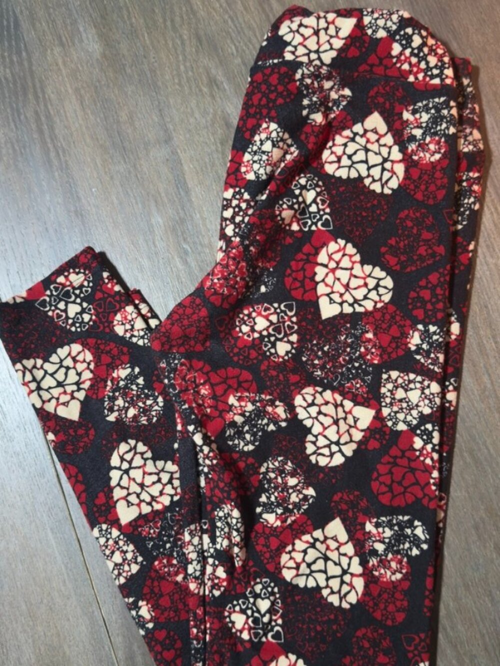 LulaRoe Heart Print Leggings